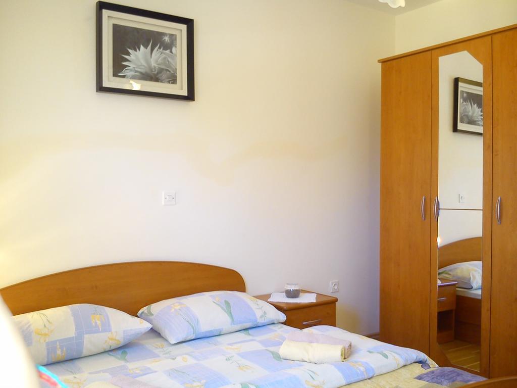 Milutinov Dvor Apartments 沃希 外观 照片